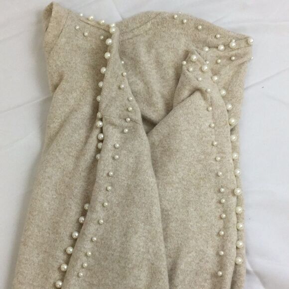 Soft Beige Sweater with Pearls - Picture 8 of 8